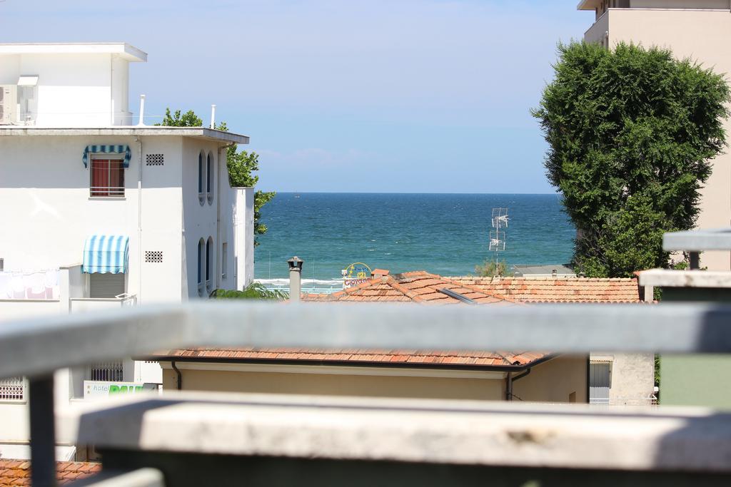 Hotel Flores Riccione Zewnętrze zdjęcie