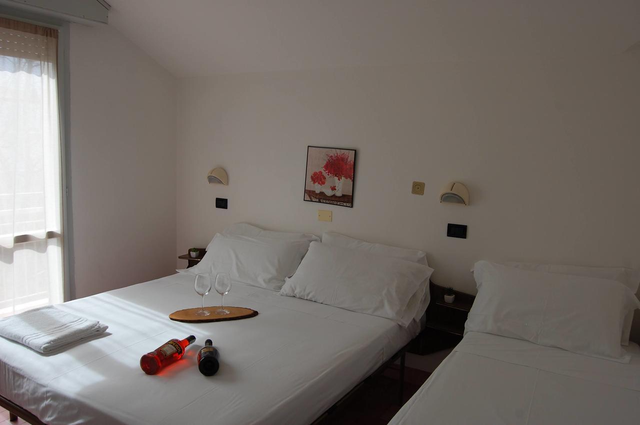 Hotel Flores Riccione Zewnętrze zdjęcie
