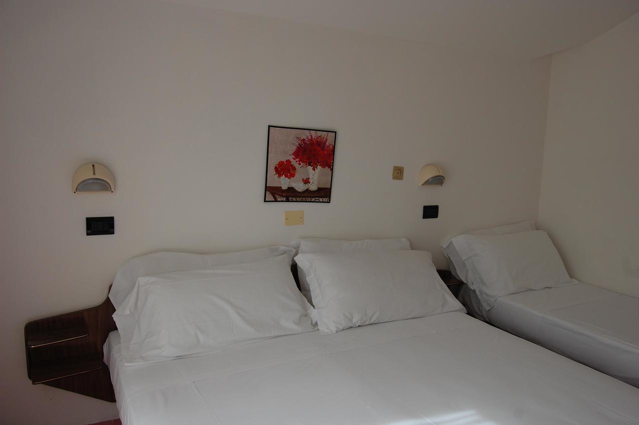 Hotel Flores Riccione Zewnętrze zdjęcie
