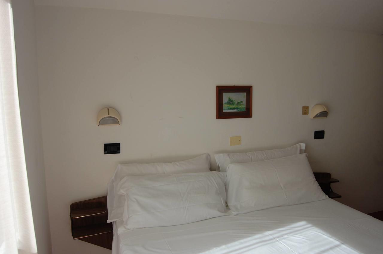 Hotel Flores Riccione Zewnętrze zdjęcie